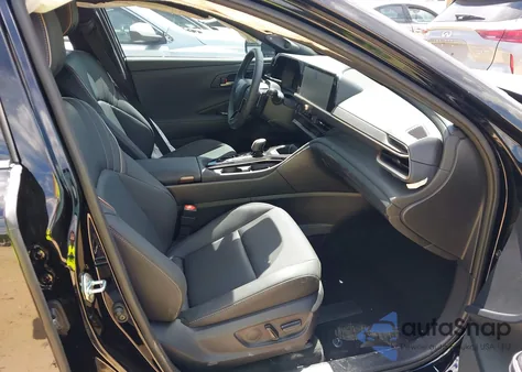 2025 Toyota Crown Signia Limited из США, поврежденный, VIN JTDACAAJ9S3003909